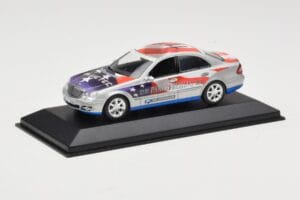Mercedes E-Class W211 #11 Bluetec Paris-Beijing 2006 Minichamps 1:43 B66962267-R Metall — bild 2 av 4