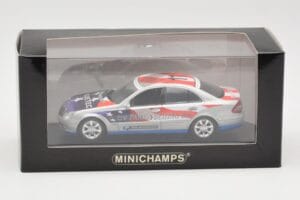Mercedes E-Class W211 #11 Bluetec Paris-Beijing 2006 Minichamps 1:43 B66962267-R Metall — bild 4 av 4