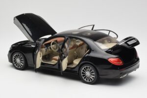 Mercedes E-Class W213 Obsidian Svart iScale 1:18 B66960380 Metall — bild 5 av 8