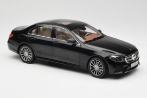 Mercedes E-Class W213 Obsidian Svart iScale 1:18 B66960380 Metall — bild 6 av 8