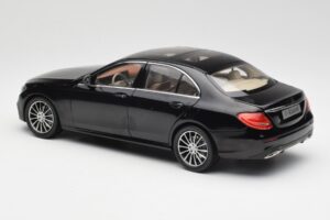Mercedes E-Class W213 Obsidian Svart iScale 1:18 B66960380 Metall — bild 7 av 8