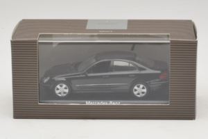 Mercedes E-Class W211 Svart Minichamps 1:43 B66961950 Metall — bild 4 av 4