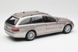 Mercedes E320 CDI W210 Kombi Cubanite Silver Kyosho 1:18 B66962188 Metall — bild 3 av 8
