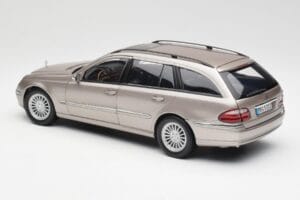 Mercedes E320 CDI W210 Kombi Cubanite Silver Kyosho 1:18 B66962188 Metall — bild 7 av 8