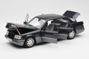 Mercedes E320 W124 Nautik Blå Metallic Dealer Edition AUTOart 1:18 B66040508 Metall — bild 2 av 8