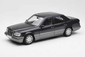 Mercedes E320 W124 Nautik Blå Metallic Dealer Edition AUTOart 1:18 B66040508 Metall