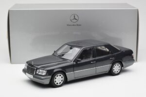 Mercedes E320 W124 Nautik Blå Metallic Dealer Edition AUTOart 1:18 B66040508 Metall — bild 8 av 8