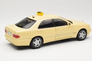 Mercedes E320 W210 Taxi Sun Star 1:18 1160 Metall — bild 3 av 8