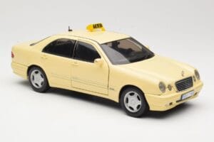 Mercedes E320 W210 Taxi Sun Star 1:18 1160 Metall — bild 6 av 8