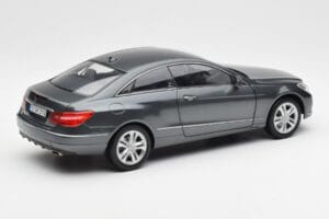 Mercedes E500 C207 Coupe Tenoric Grå Norev 1:18 183540 Metall — bild 3 av 8