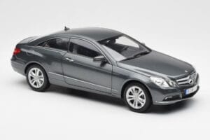 Mercedes E500 C207 Coupe Tenoric Grå Norev 1:18 183540 Metall — bild 6 av 8