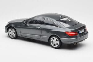 Mercedes E500 C207 Coupe Tenoric Grå Norev 1:18 183540 Metall — bild 7 av 8