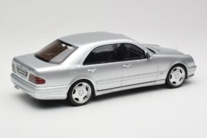 Mercedes E55 AMG W210 Brilliant Silver Otto 1:18 OT459 Resin — bild 2 av 6