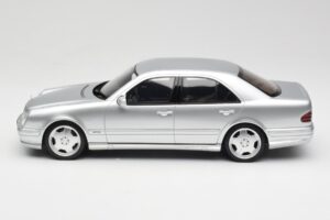 Mercedes E55 AMG W210 Brilliant Silver Otto 1:18 OT459 Resin — bild 3 av 6