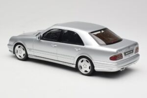 Mercedes E55 AMG W210 Brilliant Silver Otto 1:18 OT459 Resin — bild 5 av 6