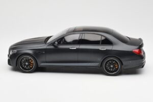Mercedes AMG E63 S W213 Edition 1 Night Svart GT Spirit 1:18 B66963111 Resin — bild 3 av 6