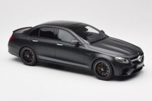 Mercedes AMG E63 S W213 Edition 1 Night Svart GT Spirit 1:18 B66963111 Resin — bild 4 av 6