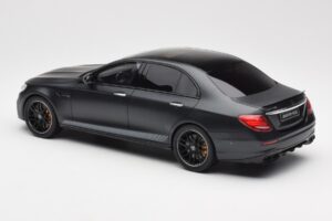 Mercedes AMG E63 S W213 Edition 1 Night Svart GT Spirit 1:18 B66963111 Resin — bild 5 av 6