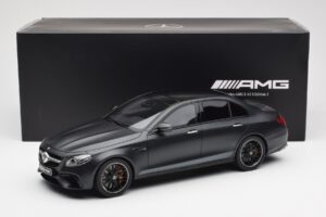 Mercedes AMG E63 S W213 Edition 1 Night Svart GT Spirit 1:18 B66963111 Resin — bild 6 av 6