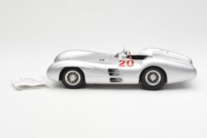 Mercedes W196 Streamliner #20 K. Kling French GP 1954 CMC 1:18 M-128B Metall — bild 3 av 6
