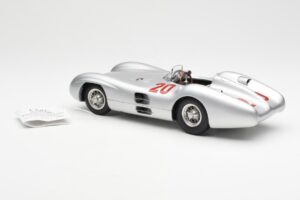 Mercedes W196 Streamliner #20 K. Kling French GP 1954 CMC 1:18 M-128B Metall — bild 5 av 6