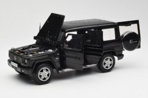 Mercedes G 500 W463 Svart Dealer Edition AUTOart 1:18 B66962143 Metall — bild 2 av 8