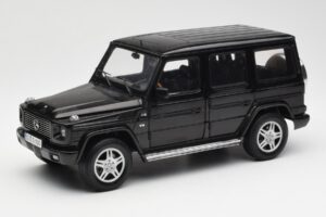 Mercedes G 500 W463 Svart Dealer Edition AUTOart 1:18 B66962143 Metall