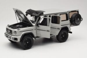 Mercedes G 63 AMG 4x4 Squared Arabian Grey Almost Real 1:18 820829 Metall — bild 2 av 8