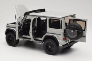 Mercedes G 63 AMG 4x4 Squared Arabian Grey Almost Real 1:18 820829 Metall — bild 5 av 8