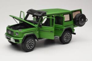 Mercedes G 63 AMG 4x4 Squared Green Hell Magno Almost Real 1:18 820821 Metall — bild 2 av 8