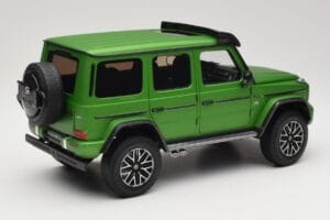 Mercedes G 63 AMG 4x4 Squared Green Hell Magno Almost Real 1:18 820821 Metall — bild 3 av 8