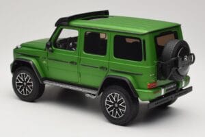 Mercedes G 63 AMG 4x4 Squared Green Hell Magno Almost Real 1:18 820821 Metall — bild 7 av 8