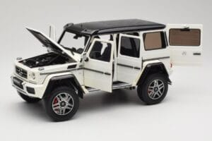 Mercedes G 63 AMG 4x4 Squared Polar White Almost Real 1:18 820203 Metall — bild 2 av 8