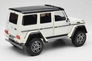 Mercedes G 63 AMG 4x4 Squared Polar White Almost Real 1:18 820203 Metall — bild 3 av 8