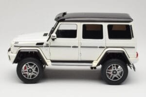 Mercedes G 63 AMG 4x4 Squared Polar White Almost Real 1:18 820203 Metall — bild 4 av 8