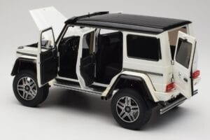 Mercedes G 63 AMG 4x4 Squared Polar White Almost Real 1:18 820203 Metall — bild 5 av 8