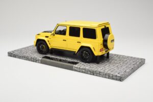 Mercedes Brabus 850 6.0 Widestar G63 W463 Electric Beam Yellow Minichamps 1:18 107032402 Metall — bild 5 av 6