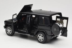 Mercedes G-Class G 500 W463 Smaragd Black Metallic AUTOart 1:18 76101 Metall — bild 5 av 8