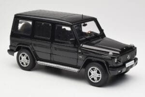 Mercedes G-Class G 500 W463 Smaragd Black Metallic AUTOart 1:18 76101 Metall — bild 6 av 8