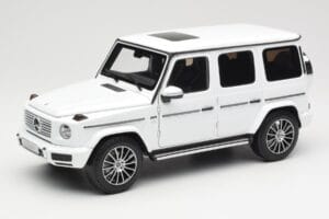 Mercedes G-Class G 500 W463A Diamond White Metallic Minichamps 1:18 113037111 Metall