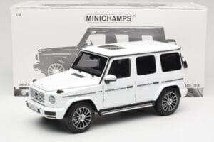 Mercedes G-Class G 500 W463A Diamond White Metallic Minichamps 1:18 113037111 Metall — bild 8 av 8