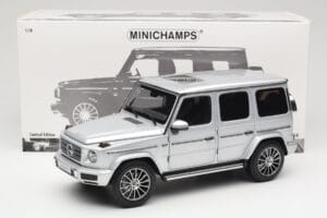 Mercedes G-Class G 500 W463A Iridium Silver Metallic Minichamps 1:18 113037112 Metall — bild 8 av 8