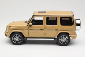 Mercedes G-Class G 500 W463A Solarbeam Yellow Metallic Minichamps 1:18 113037108 Metall — bild 4 av 8