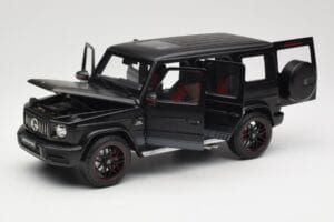 Mercedes G-Class G63 AMG W463A Matt Black Minichamps 1:18 110037064 Metall — bild 2 av 8