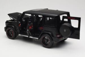 Mercedes G-Class G63 AMG W463A Matt Black Minichamps 1:18 110037064 Metall — bild 5 av 8