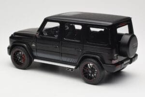 Mercedes G-Class G63 AMG W463A Matt Black Minichamps 1:18 110037064 Metall — bild 7 av 8