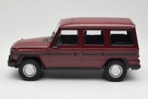 Mercedes G-Class W460 LWB Mörkröd Minichamps 1:18 155038102 Metall — bild 3 av 6