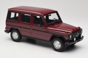 Mercedes G-Class W460 LWB Mörkröd Minichamps 1:18 155038102 Metall — bild 4 av 6