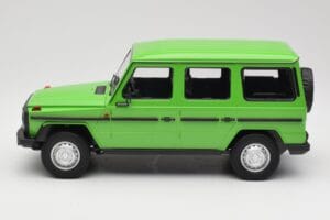Mercedes G-Class W460 LWB Grön Minichamps 1:18 155038101 Metall — bild 3 av 6