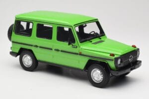 Mercedes G-Class W460 LWB Grön Minichamps 1:18 155038101 Metall — bild 4 av 6
